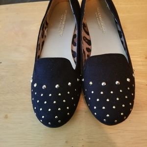 Sweet studded black flat shoe with 🐆 print Inside, size US 9.